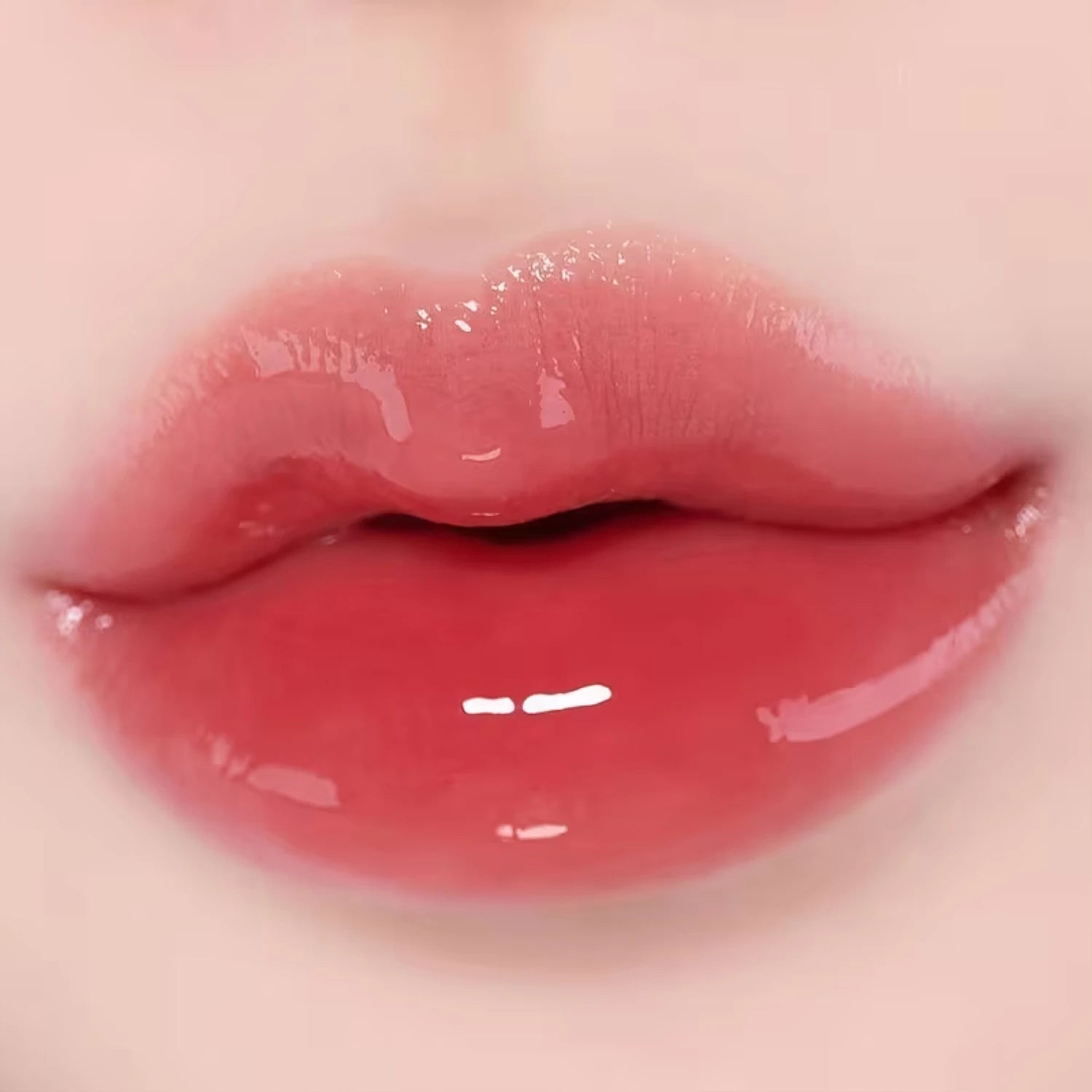 Lip Plumper 5g with Ginger Oil & Peptides - Moisturizing Non-Sticky Lip Balm, Smooth & Voluminous Lips